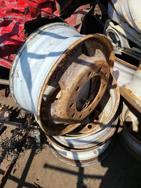 Cernovich's Auto & Truck at 616 E 6th St, Kewanee, IL 61443