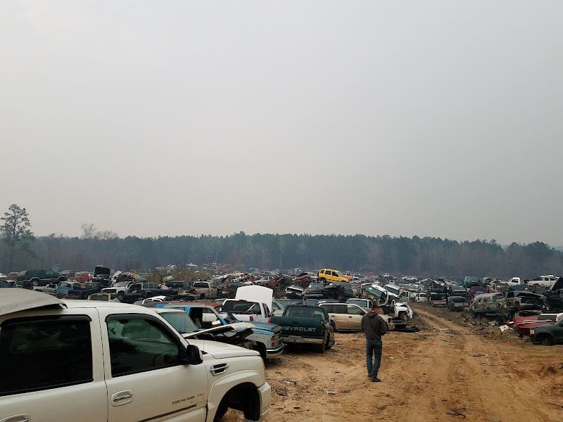 Scooter's Auto Salvage at 748 Lake Vernon Rd, Leesville, LA 71446
